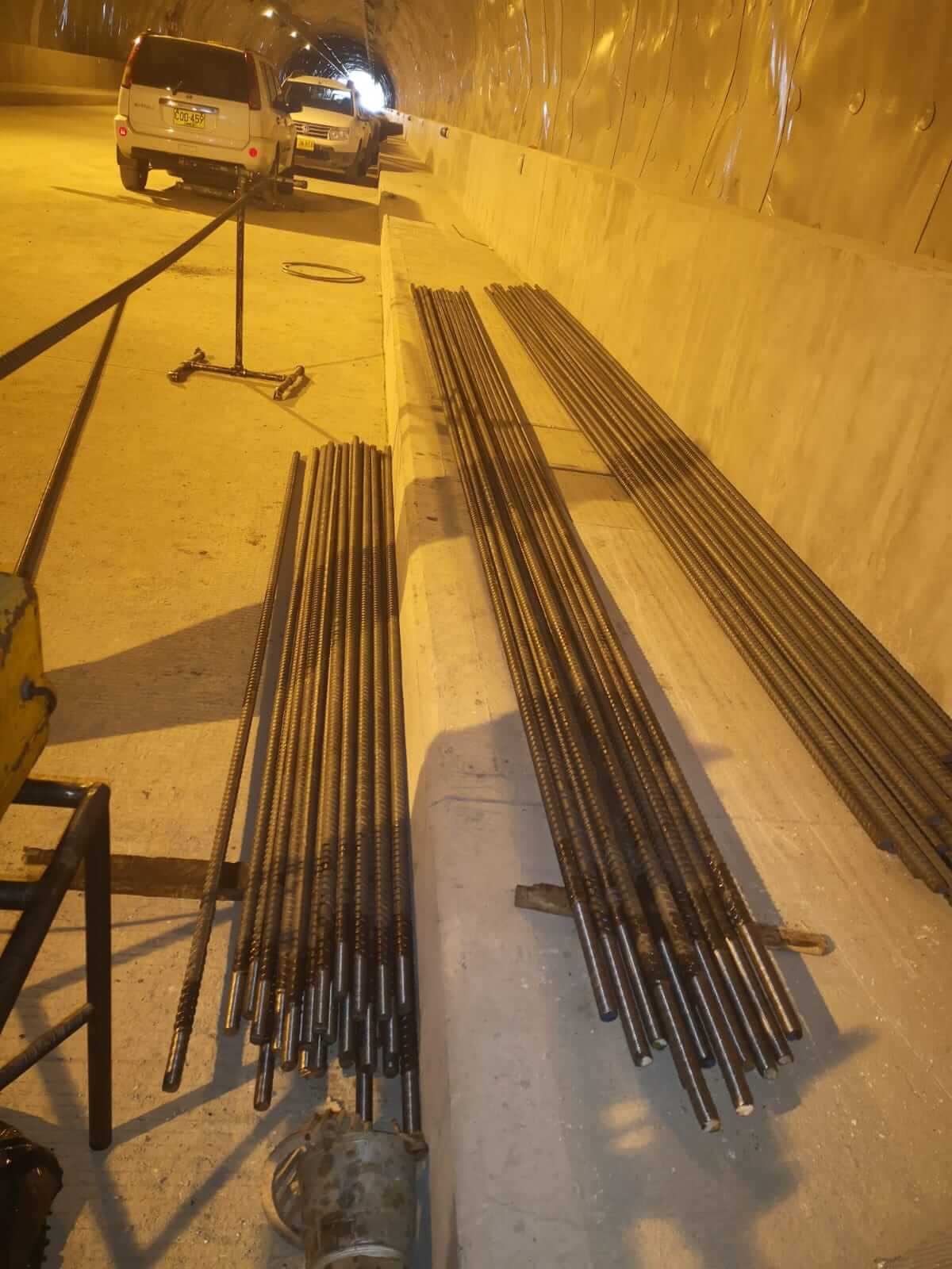 Varilla corrugada roscada